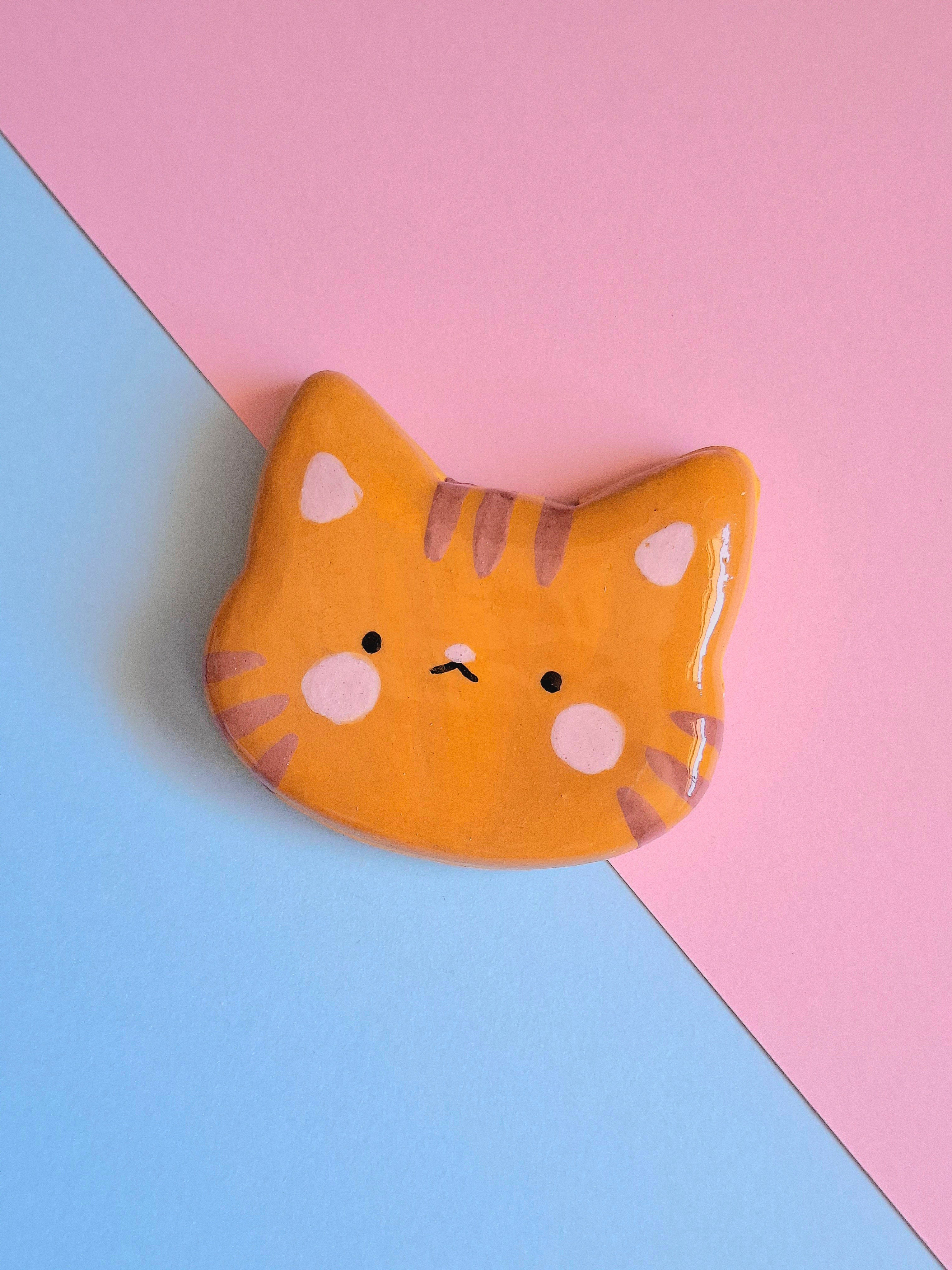 Ceramic Cat Magnet – Yamiko
